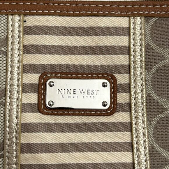Nine West Large Canvas Wristlet - Picture 2 of 8
